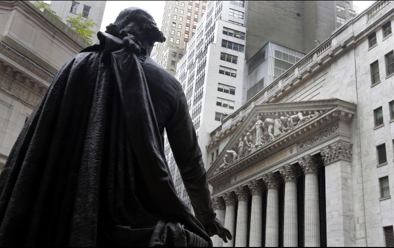 El Dow Jones terminó la última jornada bursátil de marzo con una ganancia de 254.69 puntos, equivalentes al 1.07%, gracias al impulso en las acciones del sector tecnológico. AP / ARCHIVO