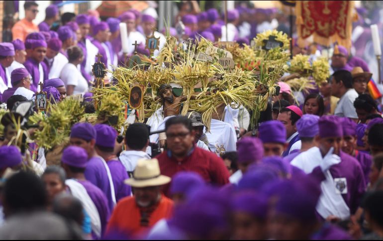 En El Salvador, en la localidad de Texistepeque existe una tradición en la que los llamados talcigüines, o 
