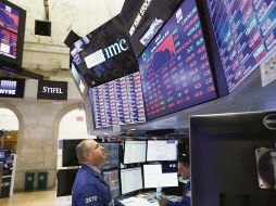 Mala nueva. El índice Dow Jones terminó el primer trimestre con una pérdida acumulada de 2.3 por ciento. EFE