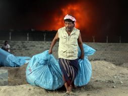Hasta el momento se desconoce cuántas instalaciones resultaron dañadas o cuál fue la causa del siniestro. AFP/ A. Hyder