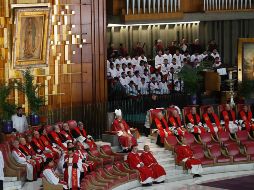 ''Dios padre todo poderoso y eterno, mira con bondad a nuestros gobernantes, para que con tu ayuda se afiancen en toda la tierra un auténtico progresos social'', dijo el arzobispo primado de México durante la homilía. SUN / I. Olivares