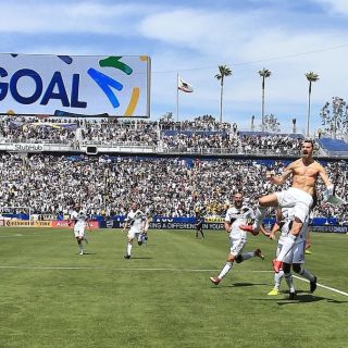 Zlatan Ibrahimovic debuta con doblete en la MLS