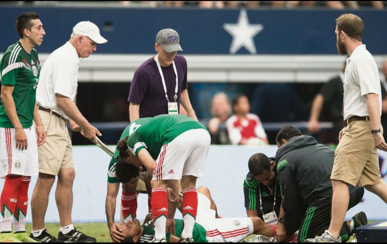 El “Chapo” Montes sufrió una aparatosa fractura de tibia y peroné a menos de dos semanas para el inicio del Mundial de Brasil 2014. MEXSPORT/ARCHIVO