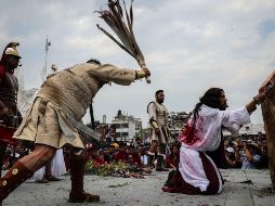 Miles de personas acudieron al tradicional Viacrucis. SUN/J. Reyes