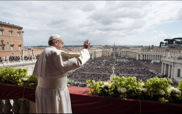 El Papa Francisco da la tradicional bendición 