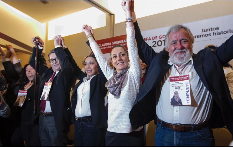 Durante el arranque de campaña electoral la morenista aprovechó para presentar a su equipo que se integra por casi 200 personas. NTX/ J. Espinosa