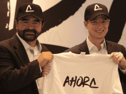 En los dos mensajes denunciados aparece Corral, quien dice que su candidato 