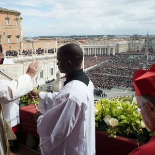 Francisco asegura que sólo la fraternidad garantiza la paz
