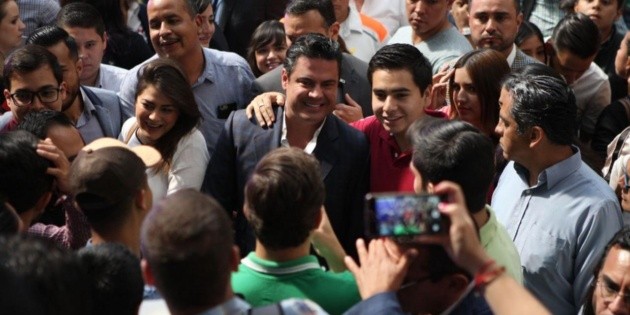 Ante manifestaciones por desaparecidos, gobernador manda mensaje