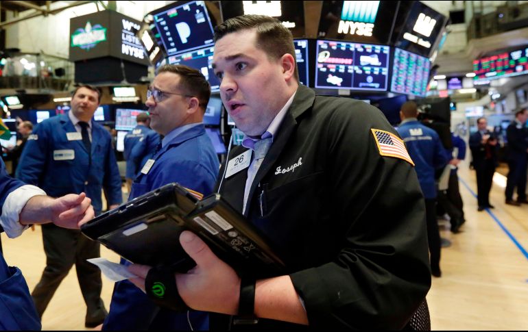 El Dow Jones bajó 1.19 por ciento a 23 mil 639.44 puntos. AP / R. Drew