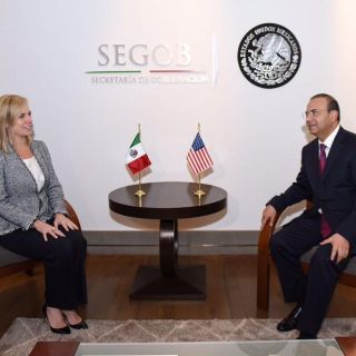 México acuerda con EU analizar mejores vías por flujos migratorios