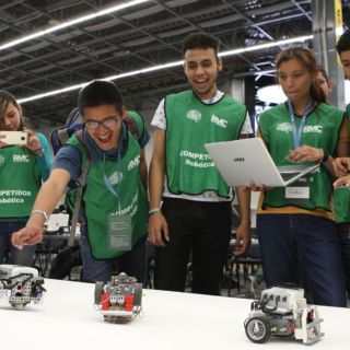 Inauguran Robomath Challenge, espacio creativo para niños y jóvenes