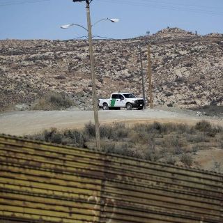 Rescatan a 19 migrantes en el desierto entre Sonora y Arizona