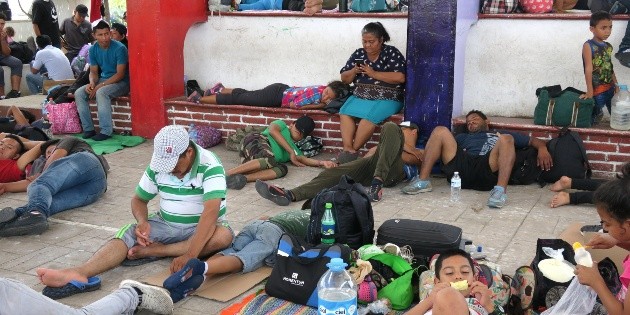Caravana de migrantes se est&aacute; "disipando": M&eacute;xico a EU
