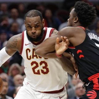 LeBron encabeza triunfo de los Cavs