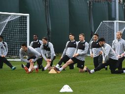 Jurgen Klopp considera que el partido contra el Manchester City es “un gran desafío” para los jugadores del Liverpool, que ayer realizaron prácticas. AP
