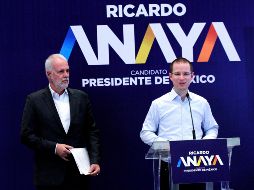 Anaya (izq) agradece a Padilla (der) que se haya integrado a su equipo. NTX / J. Lira