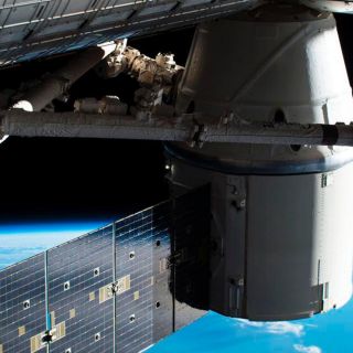 Cápsula Dragon llega a la Estación Espacial Internacional