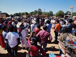 El candidato también visita el municipio de Huejuquilla El Alto donde se comprometió a destinar recursos para el mantenimiento de las carreteras a Mezquitic, Valparaíso y San Juan Capistrano, además de concluir la carretera que une con el municipio de Amatitán. ESPECIAL/