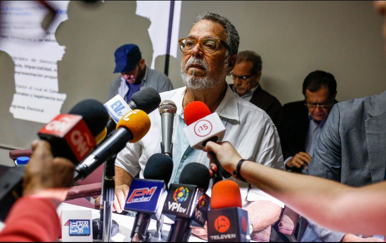 Víctor Márquez, profesor universitario y portavoz opositor, descartó la participación de la oposición en las elecciones debido a que ello implicaría 