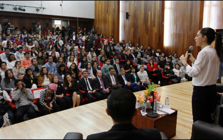 Llamó a los estudiantes a 