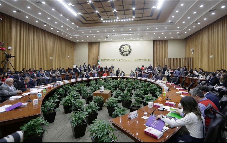 La reunión entre los consejeros y representantes de los candidatos duró aproximadamente cuatro horas. SUN/L. Cortés