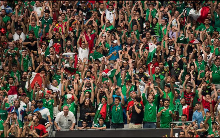 En cualquier rincón del mundo siempre hay fanáticos mexicanos, y en la Copa del Mundo habrá miles apoyando al Tricolor. MEXSPORT/J. Martínez