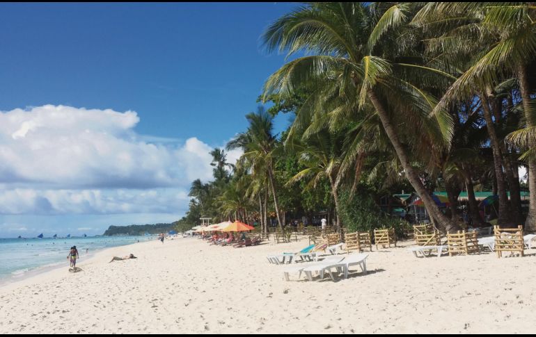 La isla filipina, famosa por sus arenas blancas, tendrá que replantear su destino. ESPECIAL/ PIXABAY
