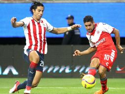 Daniel Villalva robó el balón a Benjamín Galindo y anotó el gol del partido. AFP/U. Ruiz