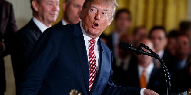 Trump califica a The Washington Post de "basura"