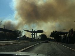 El siniestro ocasionó una capa de humo de gran magnitud. ESPECIAL / Bomberos Zapopan