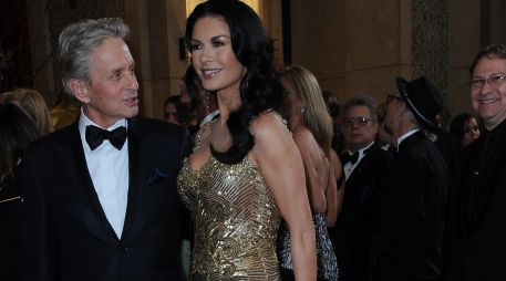 El romance con Michael Douglas ha sobrepasado las crisis e incluso enfermedades de ambos. AFP/Archivo