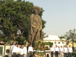 En breve mensaje al pie de la estatua, Meade Kuribreña destaca que los ideales zapatistas a reivindicar son los de la justicia social y los de la integridad personal. TWITTER / @JoseAMeadeK