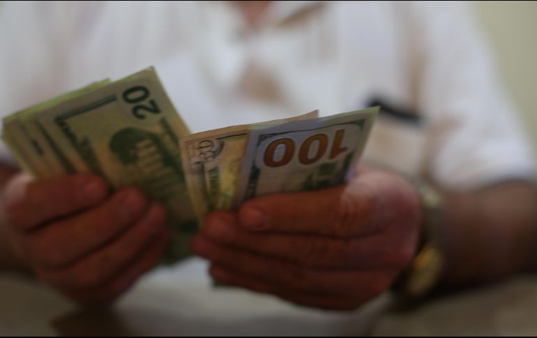 El tipo de cambio para solventar operaciones denominadas en moneda extranjera pagaderas en el país se ubica en 18.2753 pesos. EL INFORMADOR / ARCHIVO