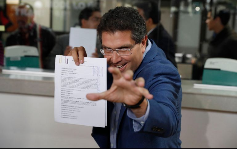 Después de una revisión de la validez de los apoyos, el INE realizó una reclasificación invalidando 906,417 cédulas entregadas por Ríos Piter. SUN/ ARCHIVO