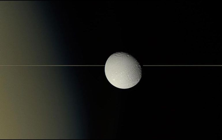 La imagen fue capturada el 17 de agosto de 2015, con la cámara gran angular de la nave espacial Cassini. TWITTER / @NASA