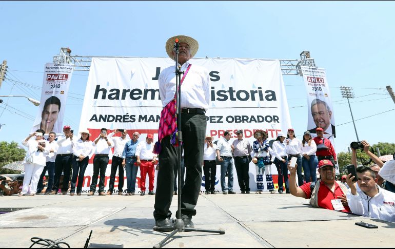 López Obrador también dijo que le gustaría ver su expediente del CISEN pues, afirma, lo investigan desde hace 