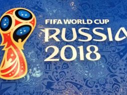 Los vendedores tienen organizadas las imágenes en hologramas, los escudos de las federaciones y los 