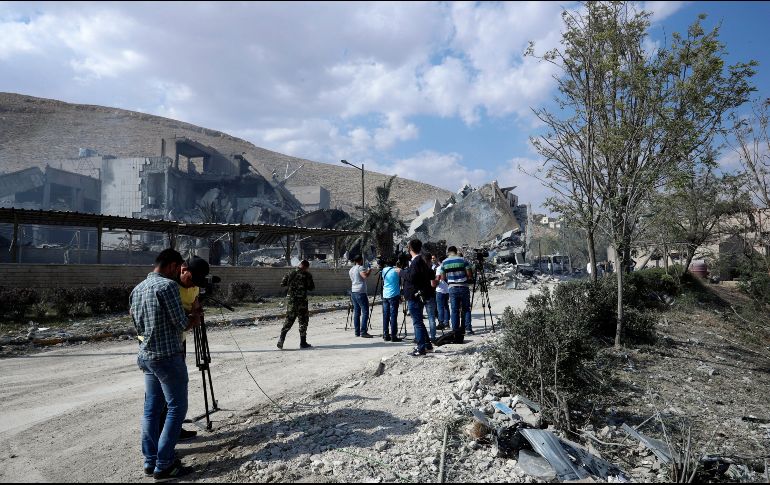 Otros proyectiles hicieron blanco en un puesto militar cerca de Homs, donde se registraron tres civiles heridos, indicó el informe militar.  EFE/ Y. Badawi