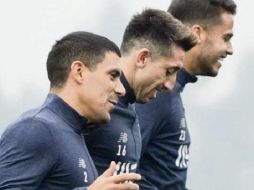 El Porto de Héctor Herrera (centro) está a un punto del actual líder, Benfica. TWITTER/@fcporto