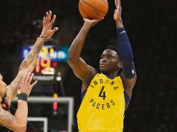 Figura. Victor Oladipo (#34) aportó 32 puntos en la victoria de los Pacers. AFP