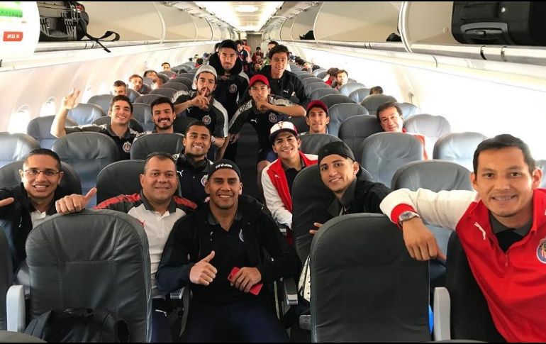 Chivas arribó a Toronto este domingo en vuelo charter privado para evitar retrasos y poder aprovechar el tiempo previo al partido. INSTAGRAM / Chivas