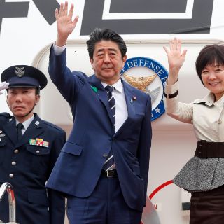 Abe parte a EU para celebrar una nueva cumbre con Trump