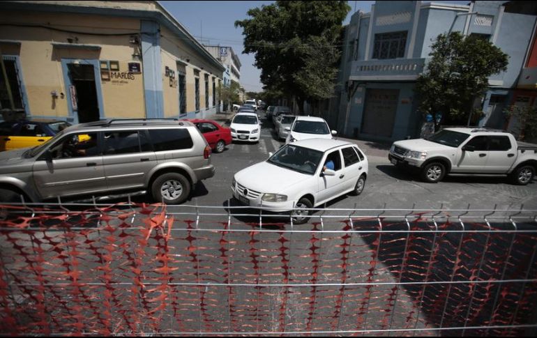 Por su parte, el cruce con la calle San Felipe continuará cerrado debido a que aún no concluyen los trabajos en él. EL INFORMADOR / ARCHIVO
