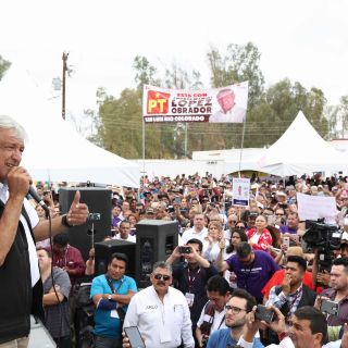 Equipo de López Obrador gastó 66 mil pesos por renta de avioneta privada