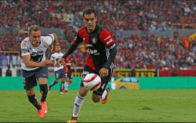 Márquez (D) no ha hecho comentarios a sus compañeros de equipo sobre su posible retiro. MEXSPORT/ARCHIVO