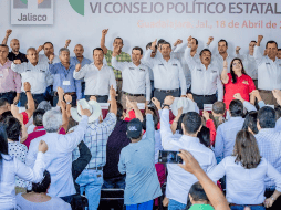 Ochoa Reza asistió a la V Sesión Extraordinaria de la Comisión Política Permanente del VI Consejo Político Estatal del PRI en Jalisco. TWITTER / @EnriqueOchoaR