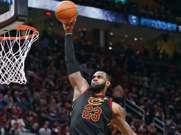 “Su Majestad”. LeBron James (#23) terminó con 46 puntos en su cuenta personal, además de 12 rebotes. AP