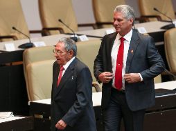 Raúl Castro cedió su lugar al frente del país a Miguel Díaz-Canel, quien seguirá los pasos de su mentor. EFE/A. Meneghini