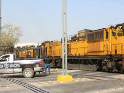 De acuerdo con las autoridades municipales, se presume que el hombre, al parecer de origen centroamericano, viajaba a bordo de la locomotora. ESPECIAL/ Seguridad de Tlajomulco